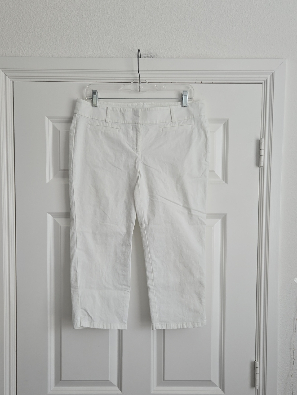 Ann Taylor White Cambridge Crop Pants